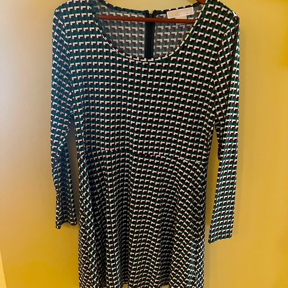 NWOT. Michael Kors.  Green/ Brown Long Sleeve Pattern Dress. - Picture 2 of 8